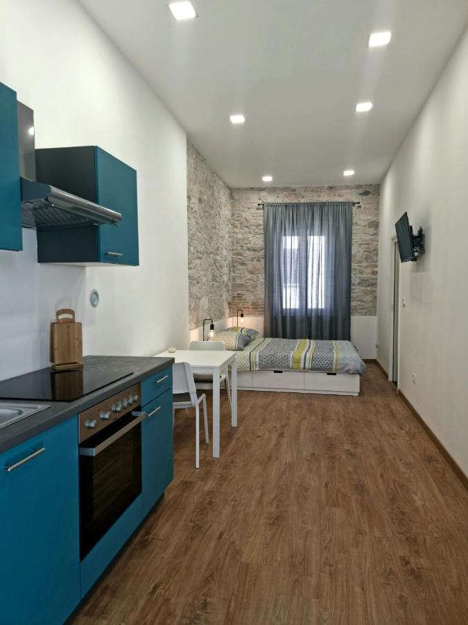 Central Studio Apartment Пула Экстерьер фото